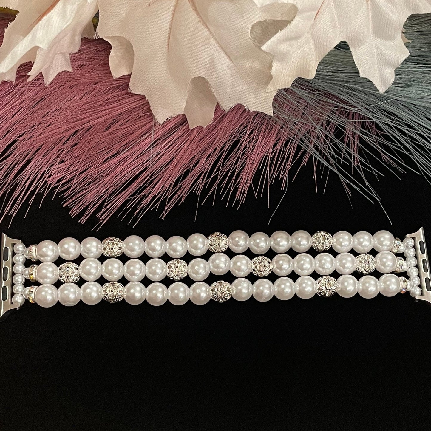 Custom Imitation Pearl Watch Bracelet for Apple & Samsung Watches – Elegant Beaded Band