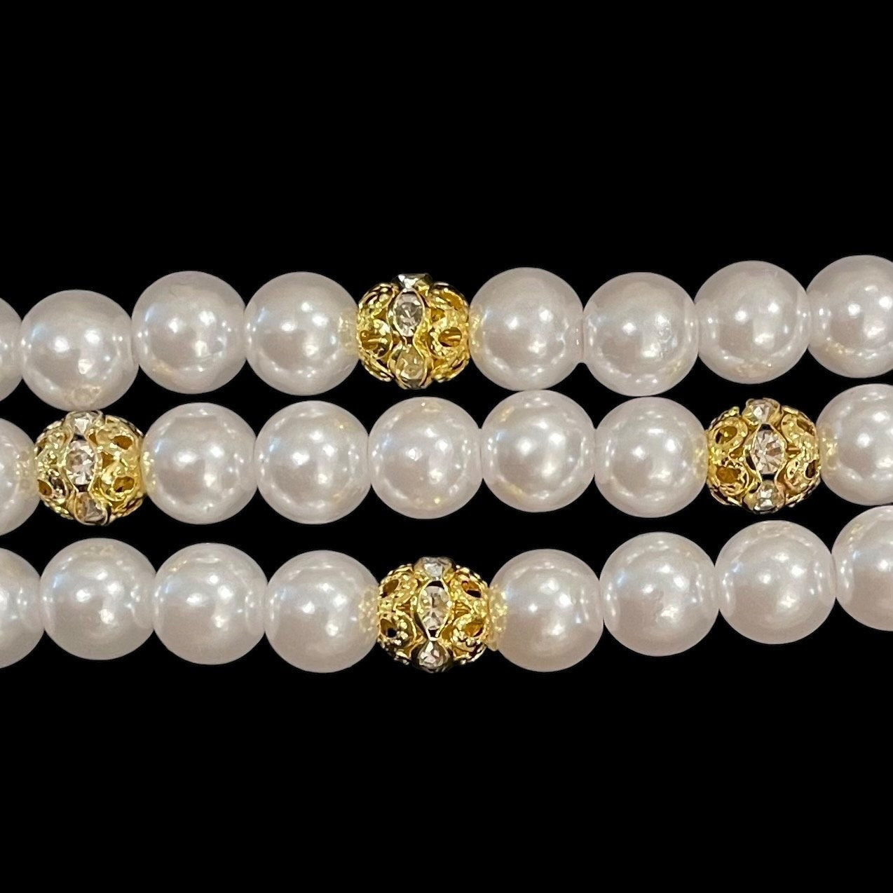 Custom Imitation Pearl Watch Bracelet for Apple & Samsung Watches – Elegant Beaded Band