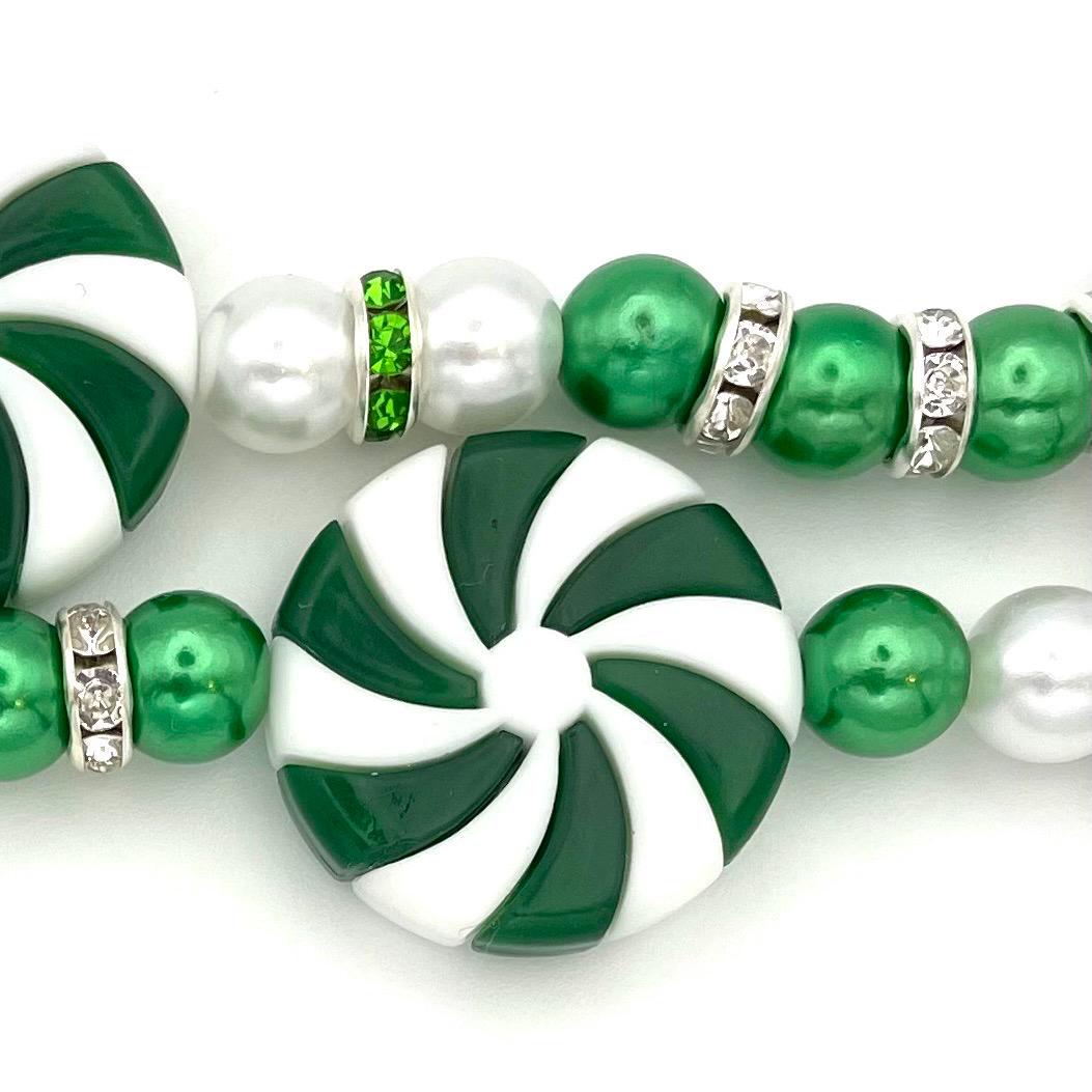 Green Peppermint Candy Holiday Apple Watch Band – Festive Green and White Christmas Beaded Band for Smartwatches